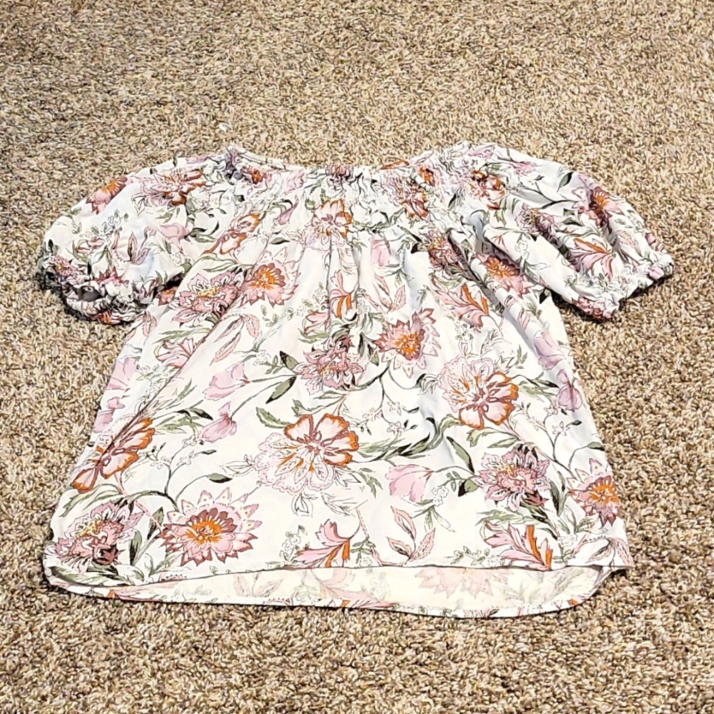 Floral flowy top